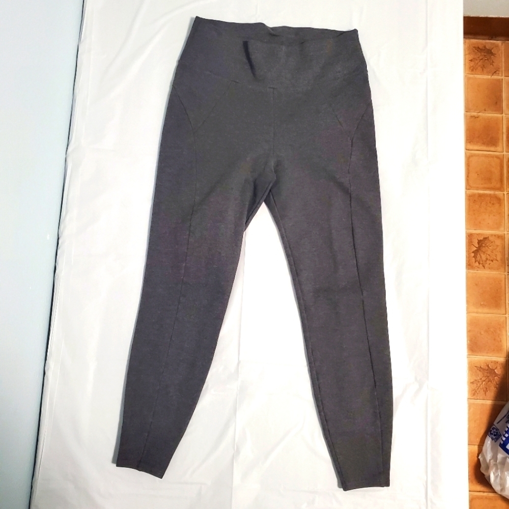 Three Dots Leggings Gray Size M Medium EUC Waist 26" Inseam 23" Rise 10"
